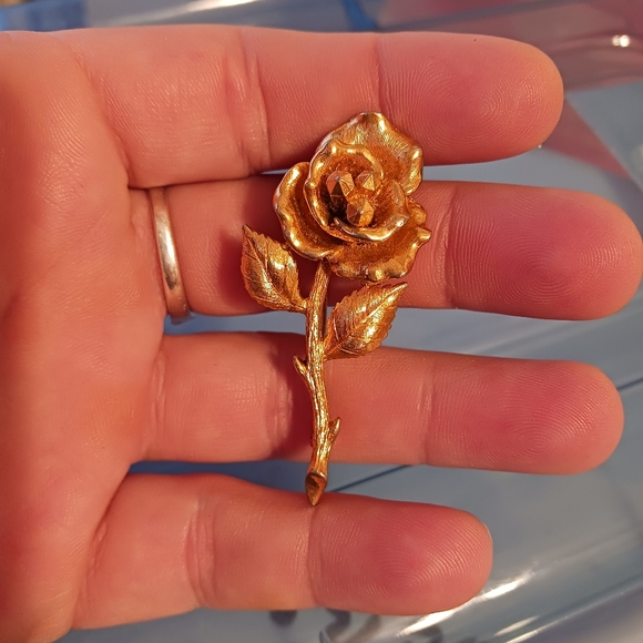 Jewelry - 5/$20 - Goldtone Rose Brooch Pin